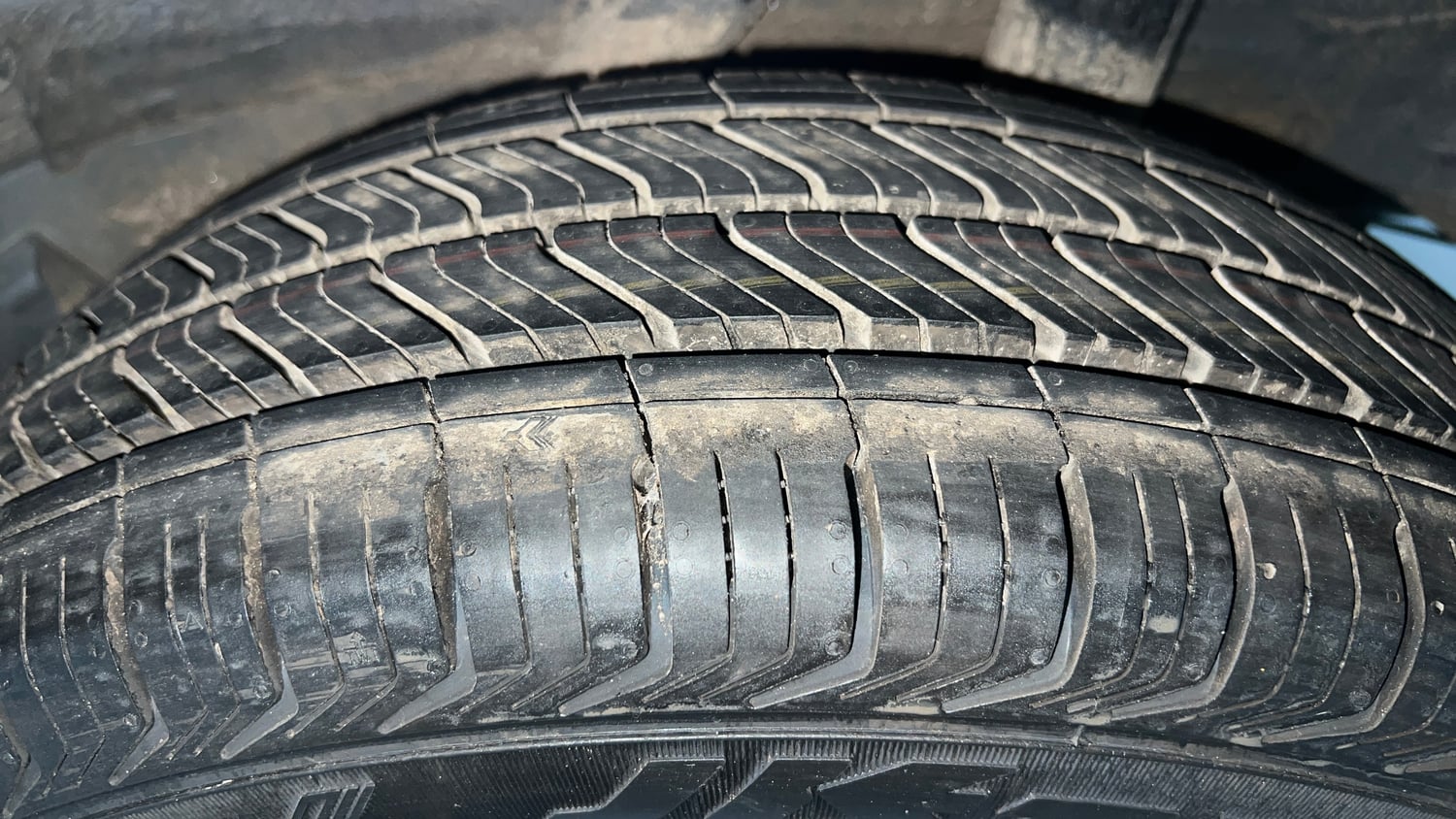 Used 2022 Honda Amaze S MT 1.2 Petrol Petrol Manual tyres LEFT REAR TYRE TREAD VIEW