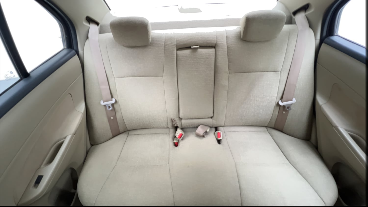 Used 2016 Maruti Suzuki Swift Dzire VXI (O) Petrol Manual interior REAR SEAT CONDITION VIEW