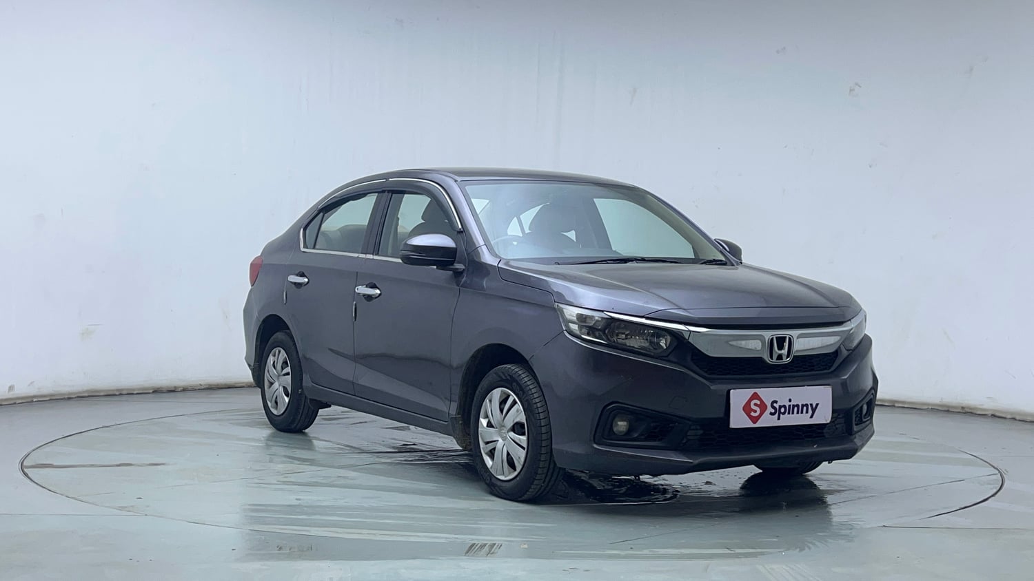 Used 2020 Honda Amaze 1.2 S MT Petrol Petrol Manual exterior RIGHT FRONT CORNER VIEW