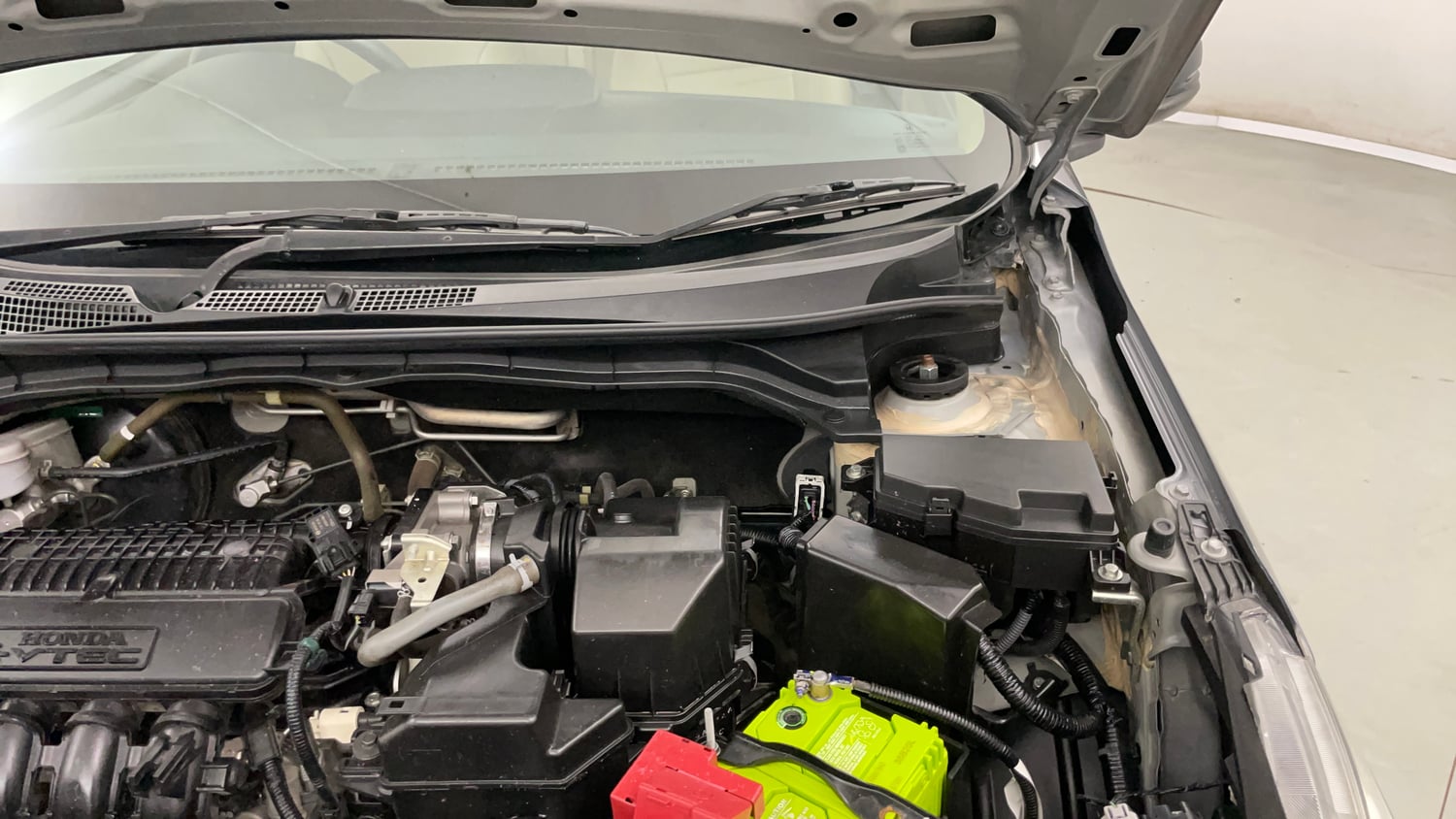Used 2023 Honda Amaze VX MT 1.2 Petrol Petrol Manual engine ENGINE LEFT SIDE HINGE & APRON VIEW