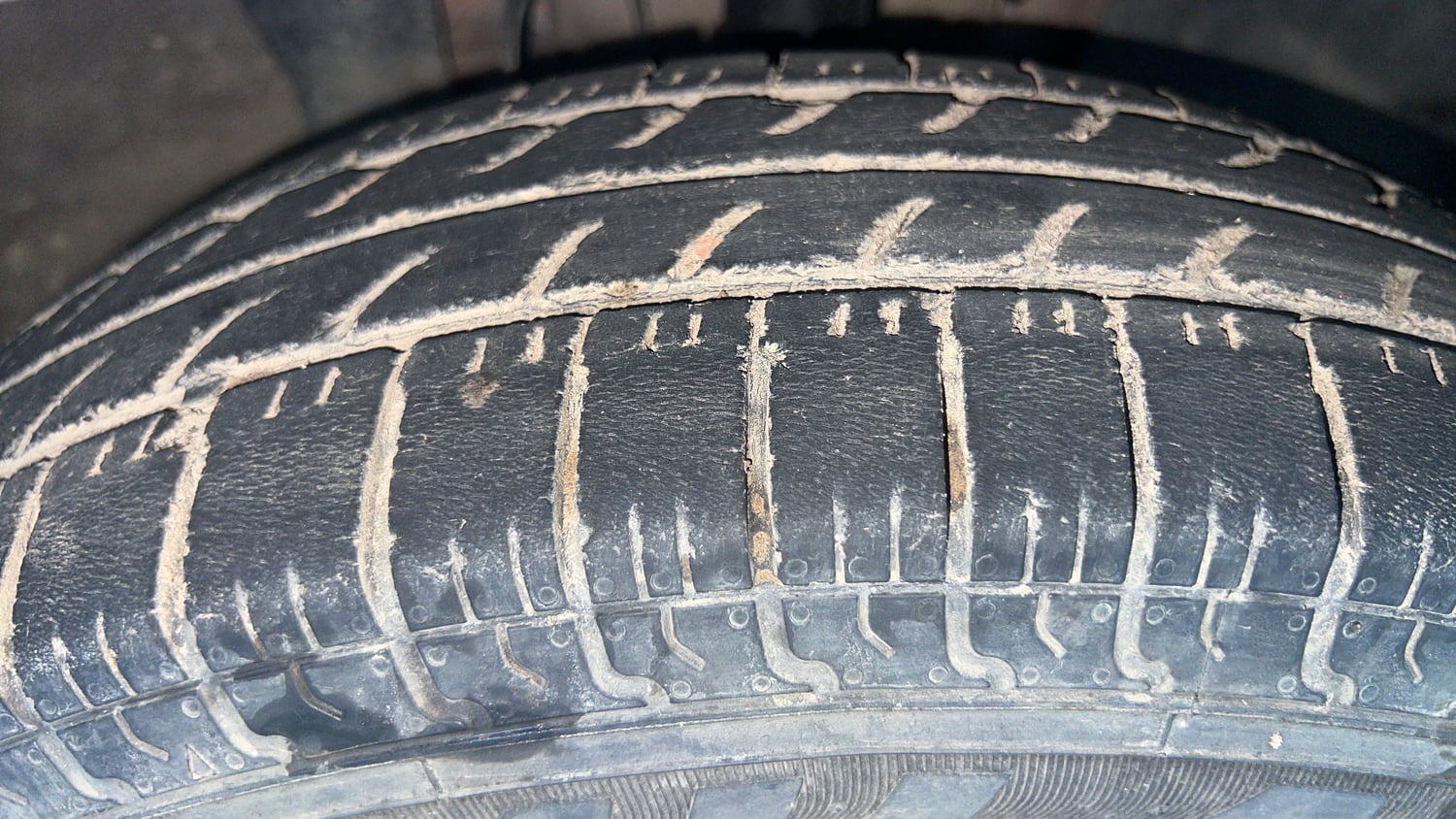 Used 2019 Renault Triber RXE Petrol Manual tyres RIGHT FRONT TYRE TREAD VIEW