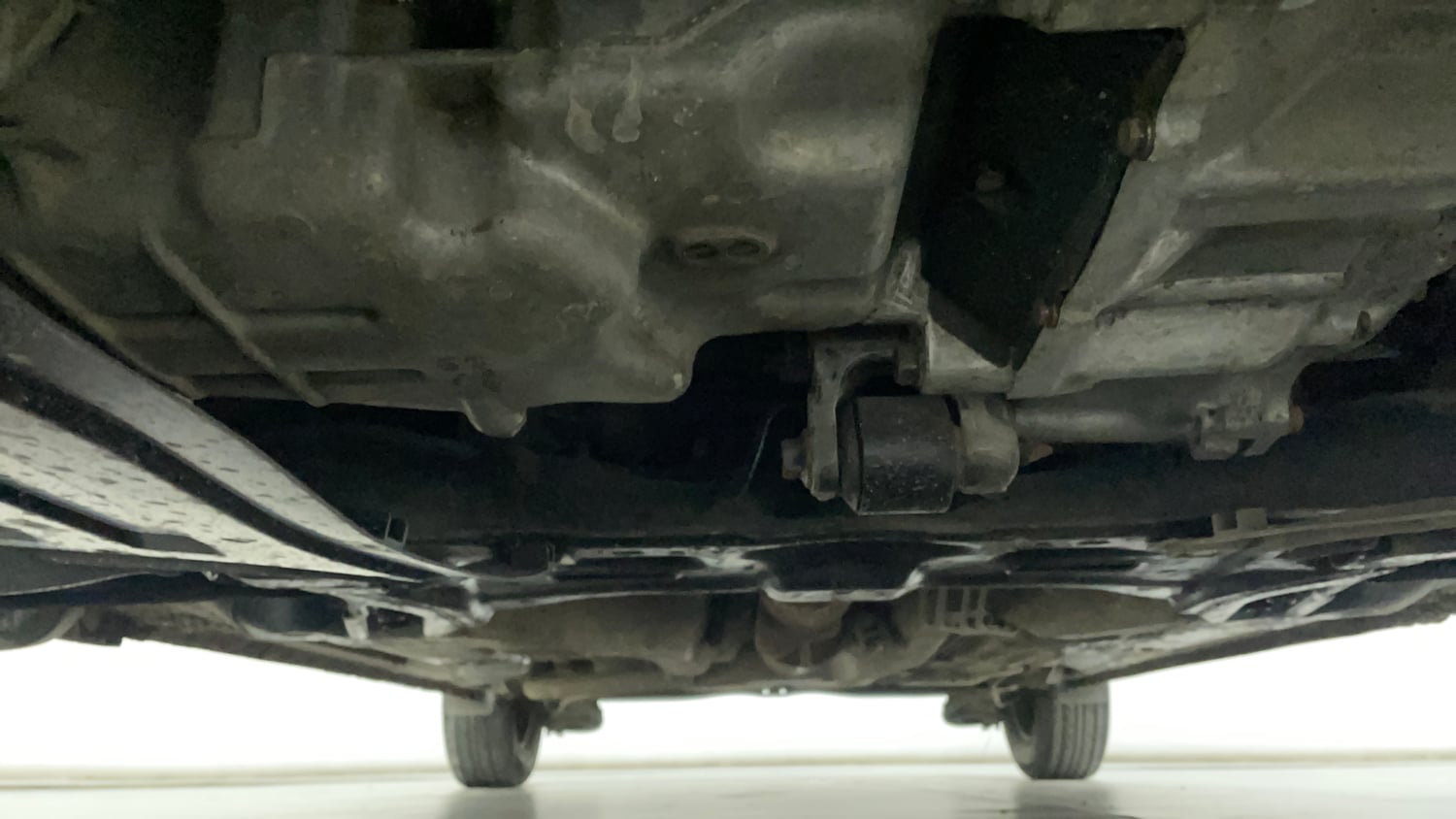 Used 2014 Honda Amaze 1.2 S i-VTEC Petrol Manual extra FRONT LEFT UNDERBODY VIEW