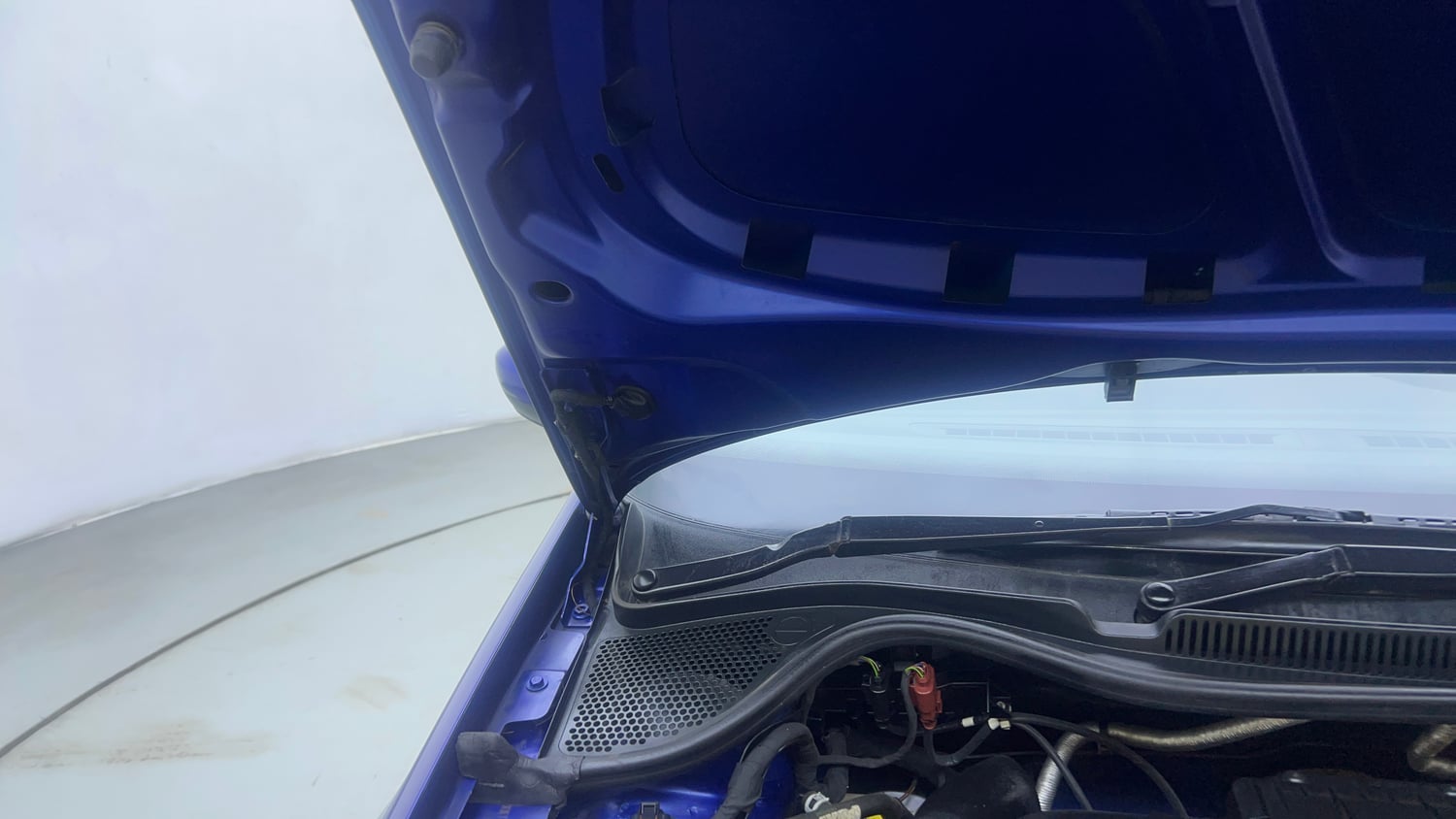 Used 2019 Volkswagen Polo Highline Plus 1.0 (P) 16 Alloy Petrol Manual engine ENGINE RIGHT SIDE HINGE & APRON VIEW
