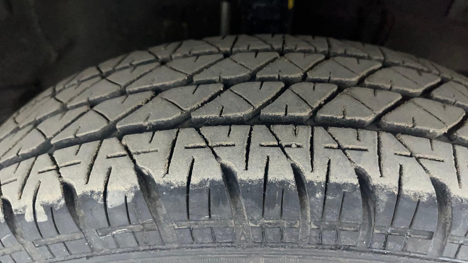 Used 2016 Maruti Suzuki Swift VXi Petrol Manual tyres RIGHT FRONT TYRE TREAD VIEW