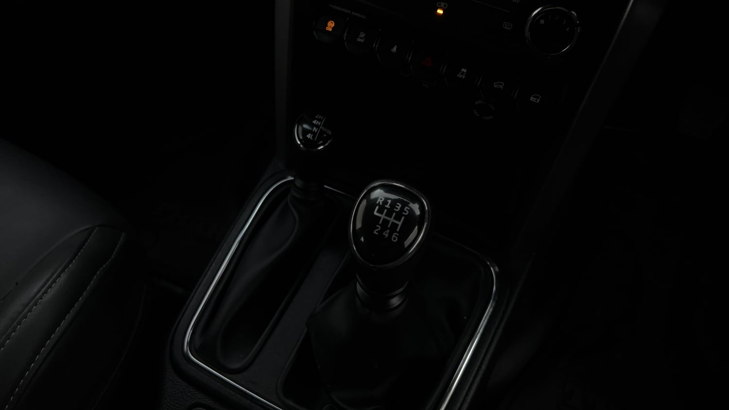 Used 2023 mahindra Thar LX Hard Top Petrol MT 4WD Petrol Manual interior GEAR  KNOB VIEW