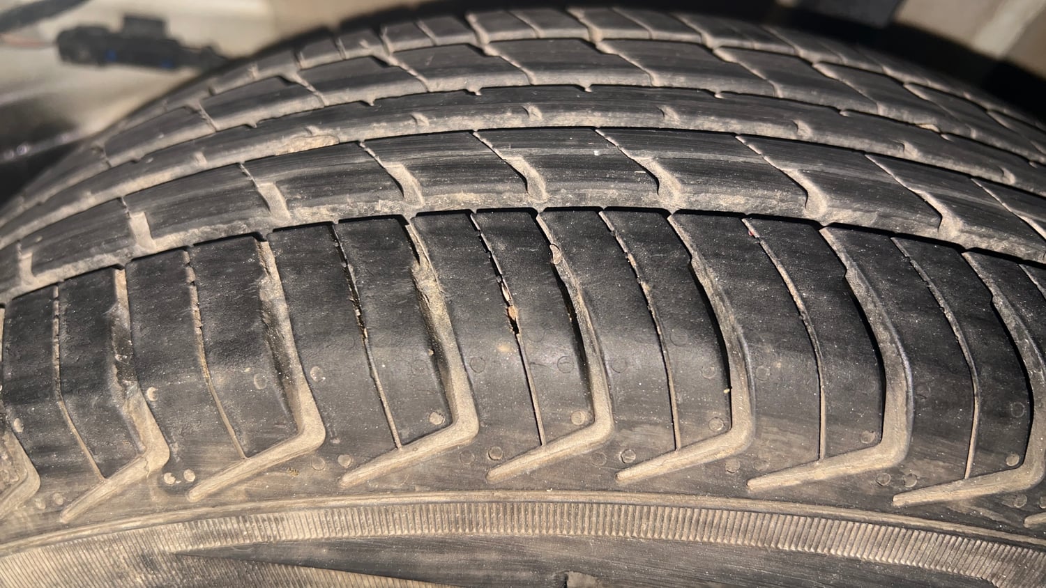 Used 2025 Tata Tiago XE Petrol Manual tyres LEFT REAR TYRE TREAD VIEW
