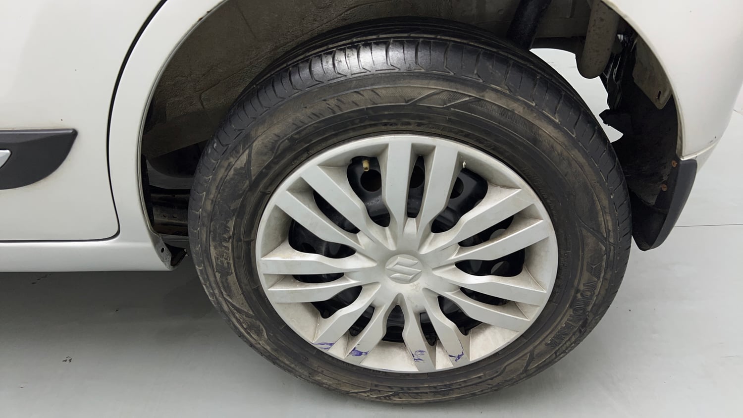 Used 2016 Maruti Suzuki Wagon R 1.0 VXI AMT Petrol Automatic tyres LEFT REAR TYRE RIM VIEW
