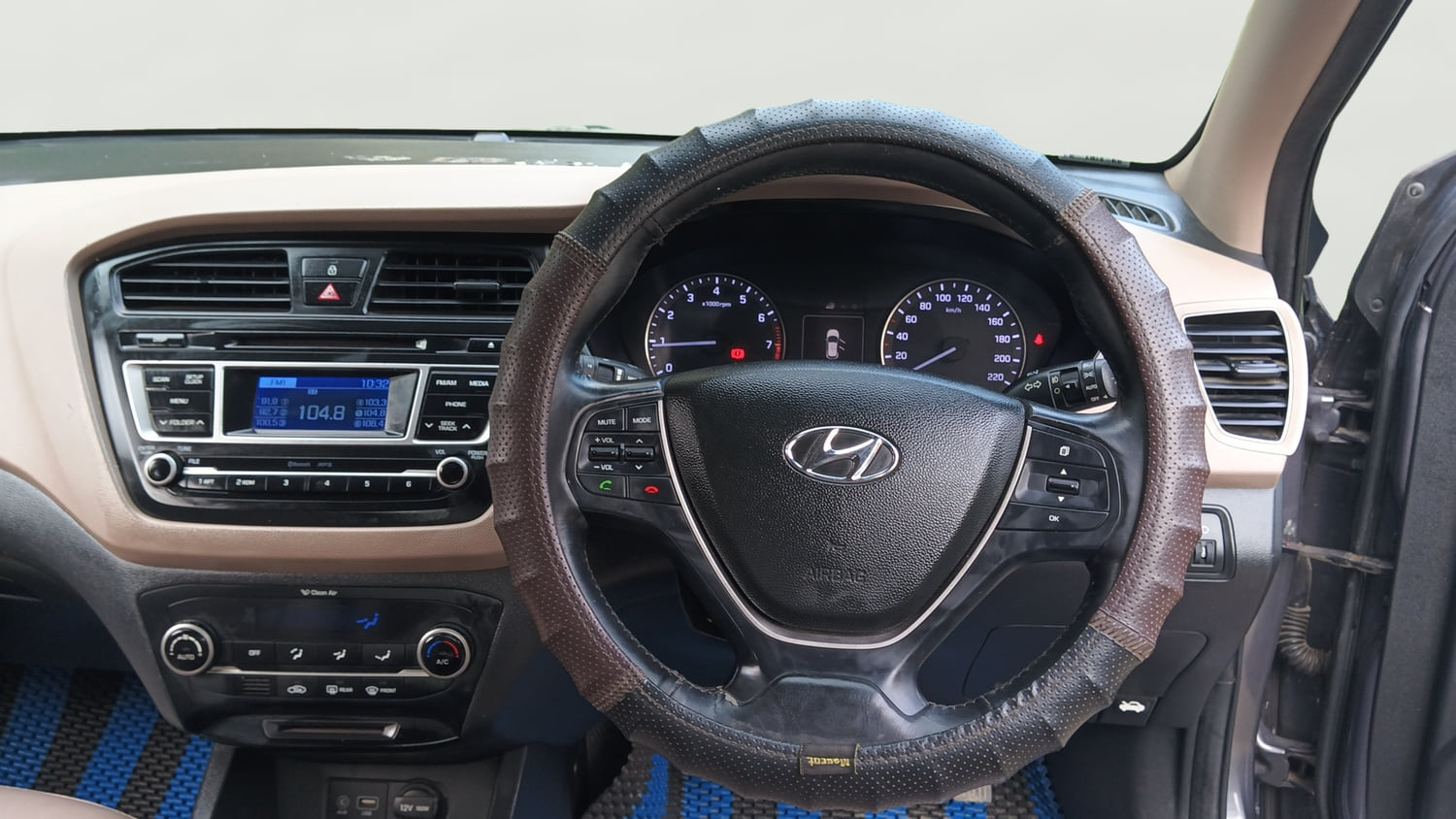Used 2015 Hyundai Elite i20 Asta 1.2 Petrol Manual interior STEERING VIEW