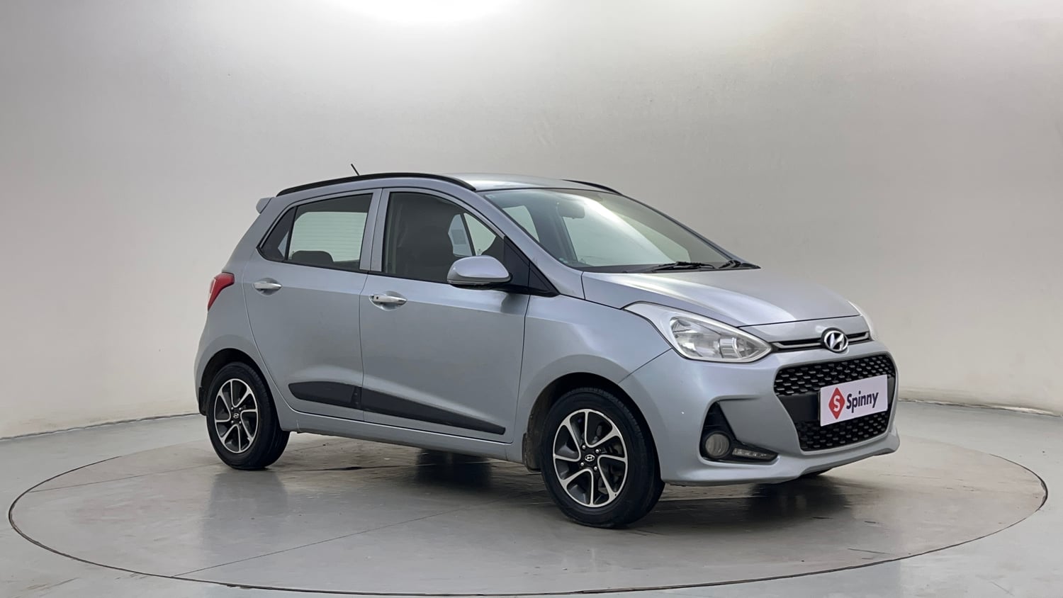 Used 2019 Hyundai Grand i10 Asta 1.2 Kappa VTVT Petrol Manual exterior RIGHT FRONT CORNER VIEW