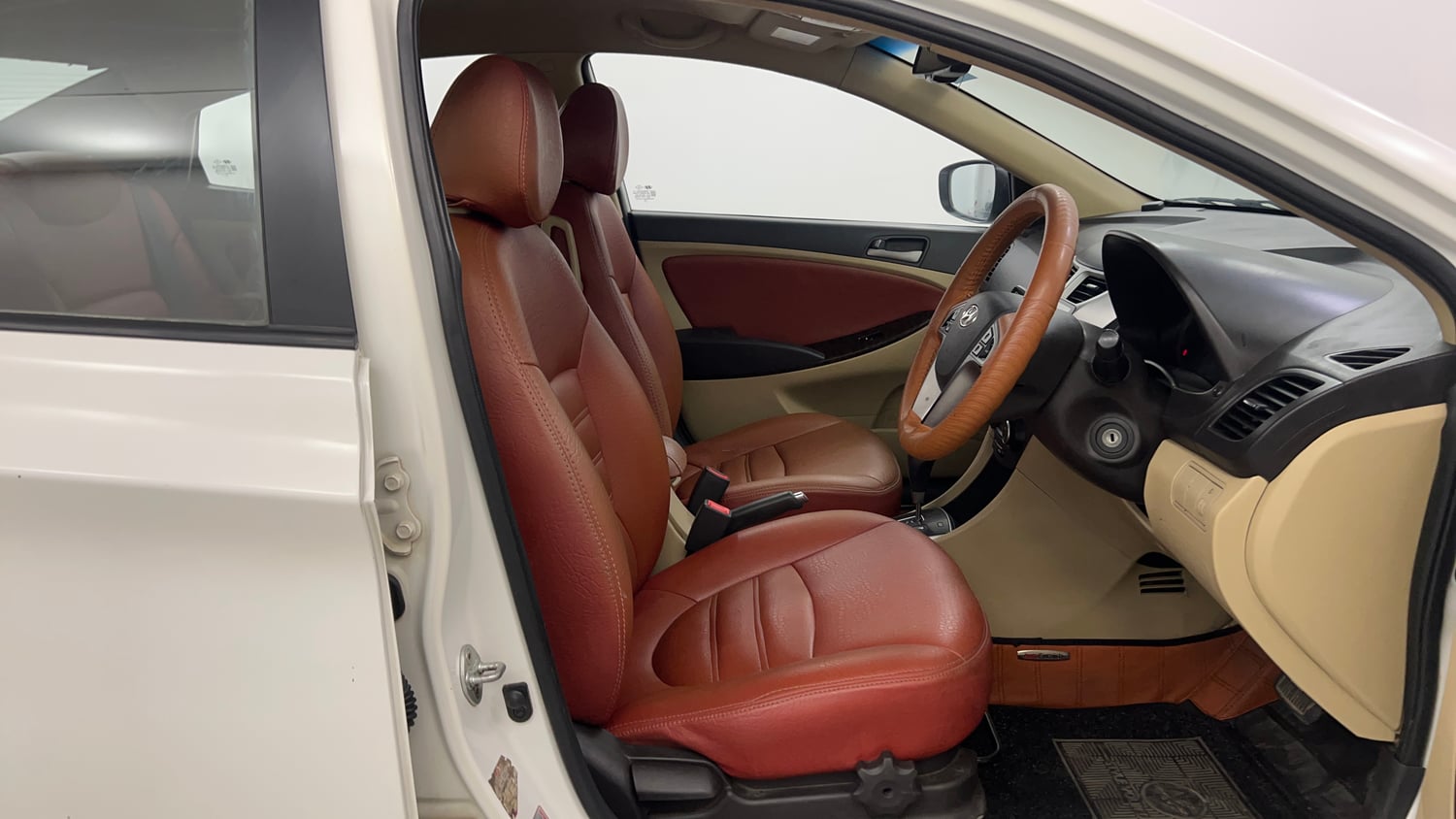 Used 2016 Hyundai Verna 1.6 CRDI S AT Diesel Automatic interior RIGHT SIDE FRONT DOOR CABIN VIEW