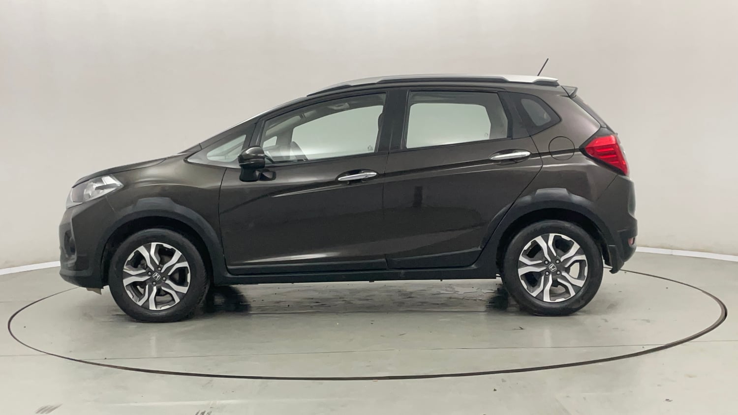 Used 2019 Honda WR-V VX MT Petrol Petrol Manual exterior LEFT SIDE VIEW