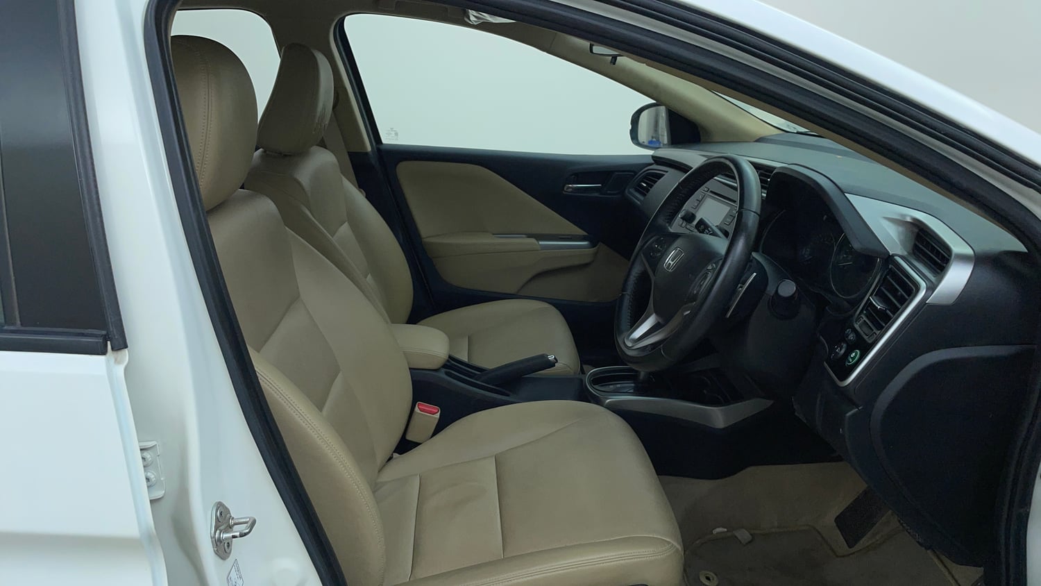 Used 2016 Honda City VX CVT Petrol Automatic interior RIGHT SIDE FRONT DOOR CABIN VIEW