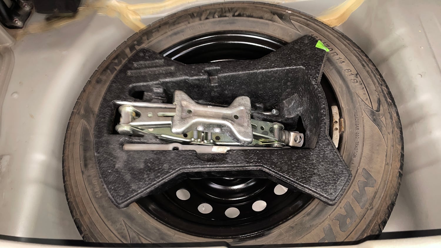 Used 2017 Maruti Suzuki Celerio ZXi Petrol Manual tyres SPARE TYRE VIEW