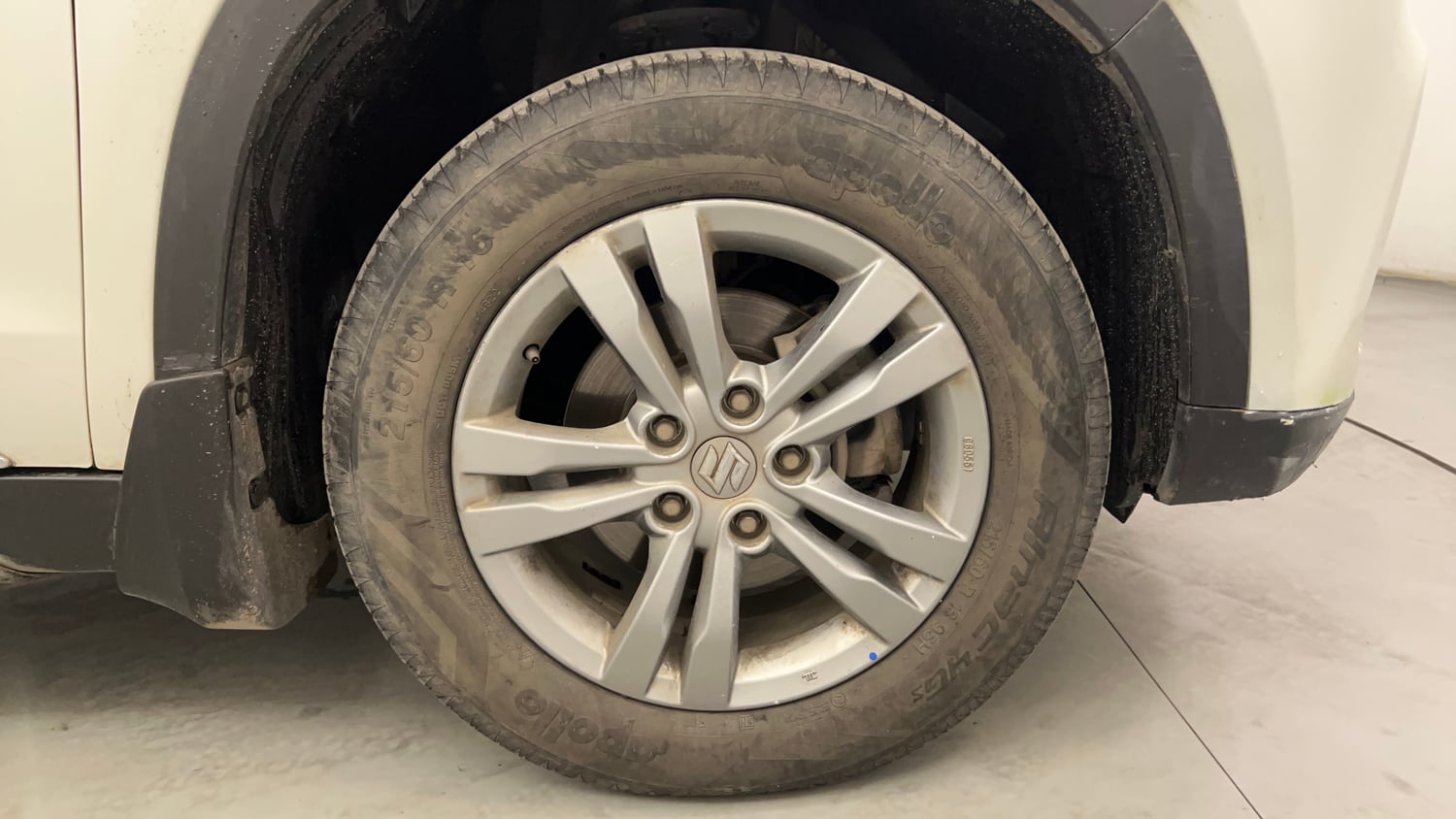 Used 2017 Maruti Suzuki Vitara Brezza [2016-2020] ZDi Plus Diesel Manual tyres RIGHT FRONT TYRE RIM VIEW