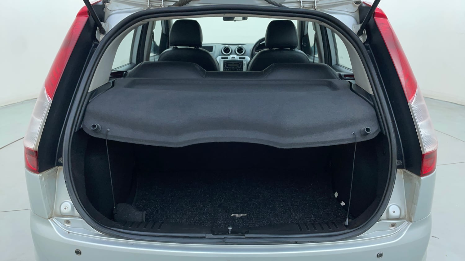 Used 2014 Ford Figo Duratorq Diesel ZXI 1.4 Diesel Manual interior DICKY INSIDE VIEW