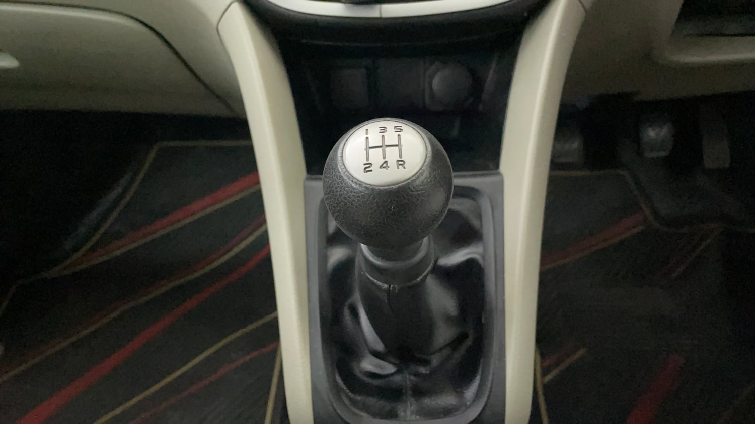Used 2017 Maruti Suzuki Celerio ZXi Petrol Manual interior GEAR  KNOB VIEW