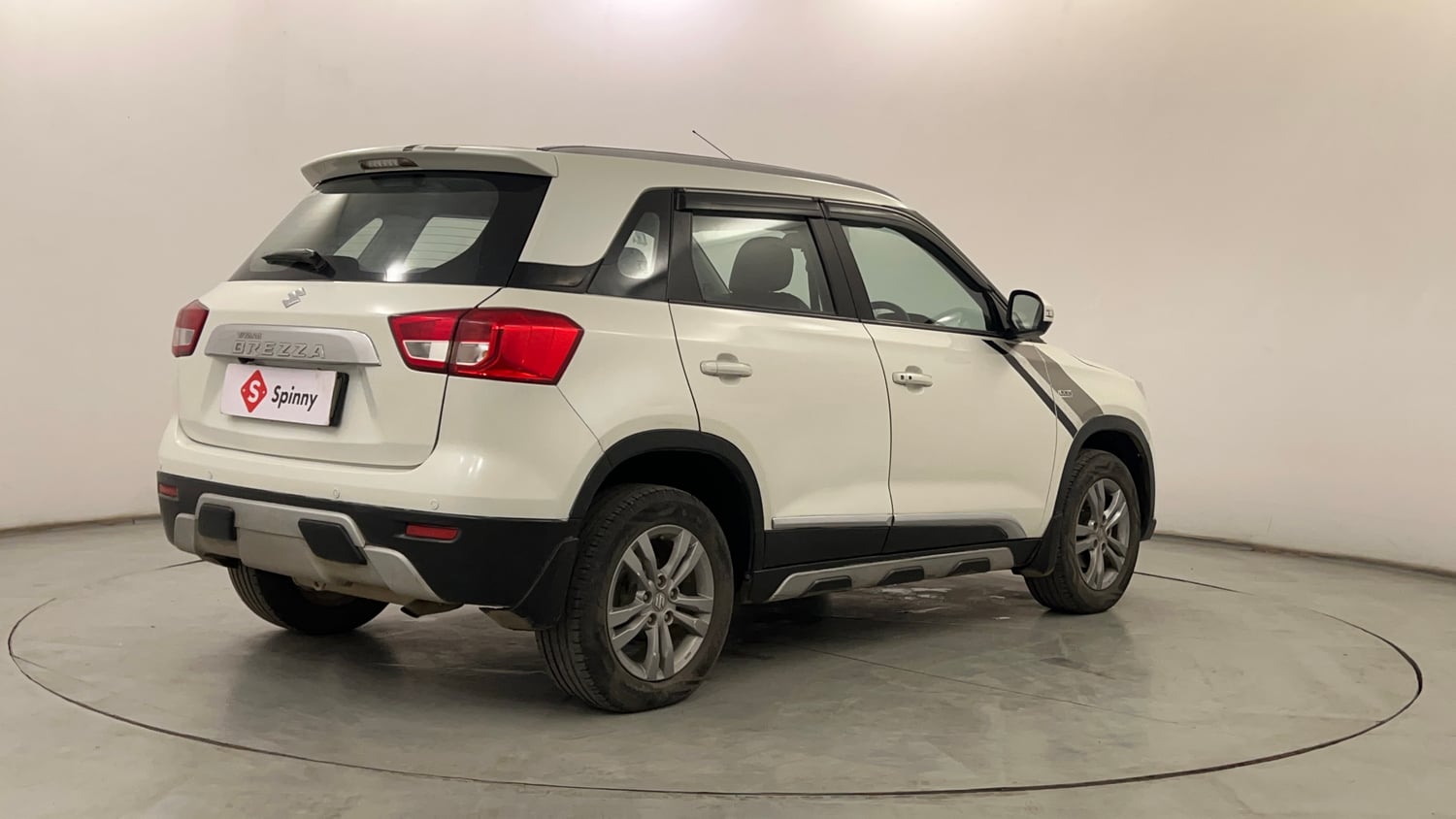Used 2017 Maruti Suzuki Vitara Brezza [2016-2020] ZDi Plus Diesel Manual exterior RIGHT REAR CORNER VIEW