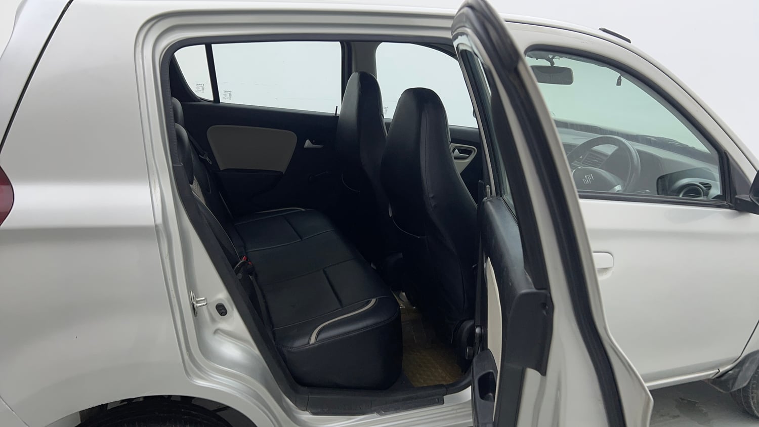 Used 2023 Maruti Suzuki Alto 800 LXi (O) CNG Cng Manual interior RIGHT SIDE REAR DOOR CABIN VIEW