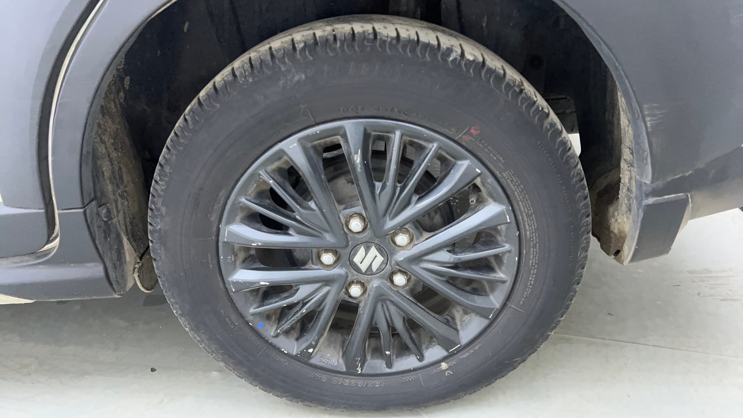 Used 2022 Maruti Suzuki XL6 Alpha AT Petrol Petrol Automatic tyres LEFT REAR TYRE RIM VIEW