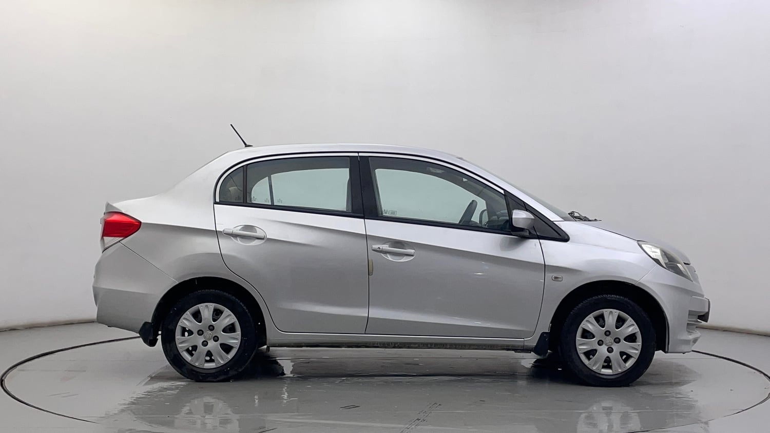 Used 2014 Honda Amaze 1.2 S i-VTEC Petrol Manual exterior RIGHT SIDE VIEW