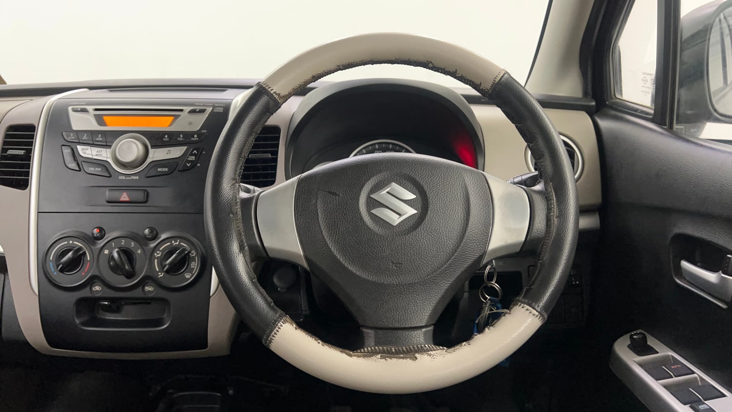Used 2013 Maruti Suzuki Wagon R VXI Petrol Manual interior STEERING VIEW