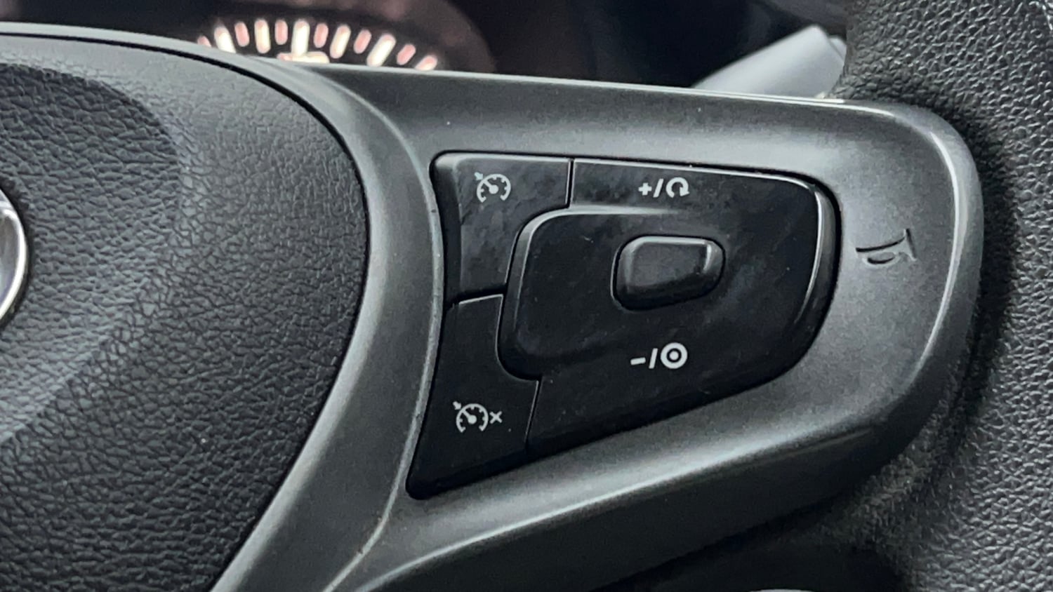 Used 2023 Tata Punch Accomplished Dazzle Pack MT Petrol Manual top_features Cruise control