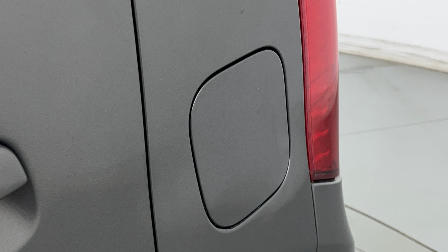 Used 2013 Maruti Suzuki Wagon R VXI Petrol Manual dents MINOR DENT