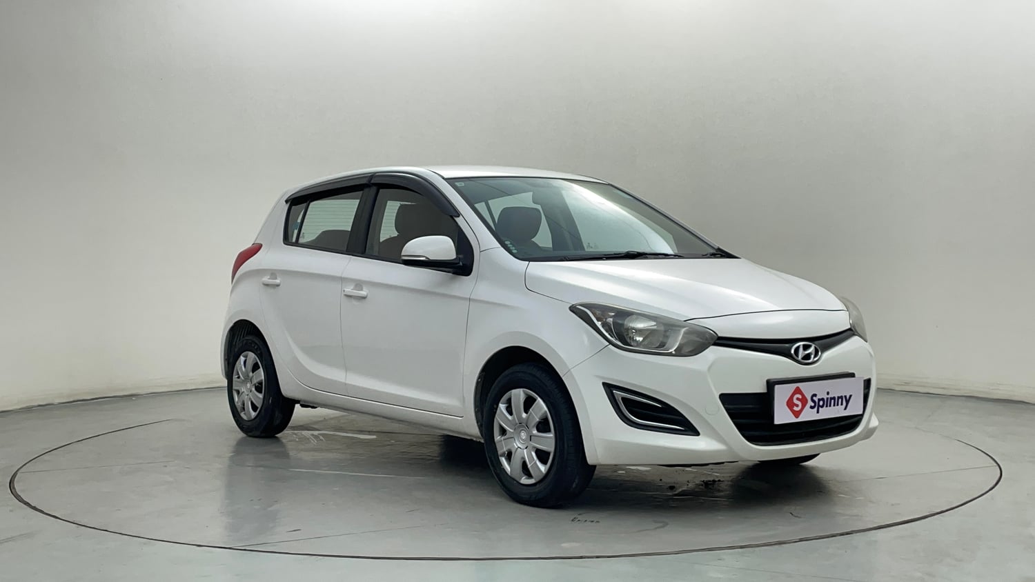 Used 2013 Hyundai i20 Magna (O) 1.2 Petrol Manual exterior RIGHT FRONT CORNER VIEW