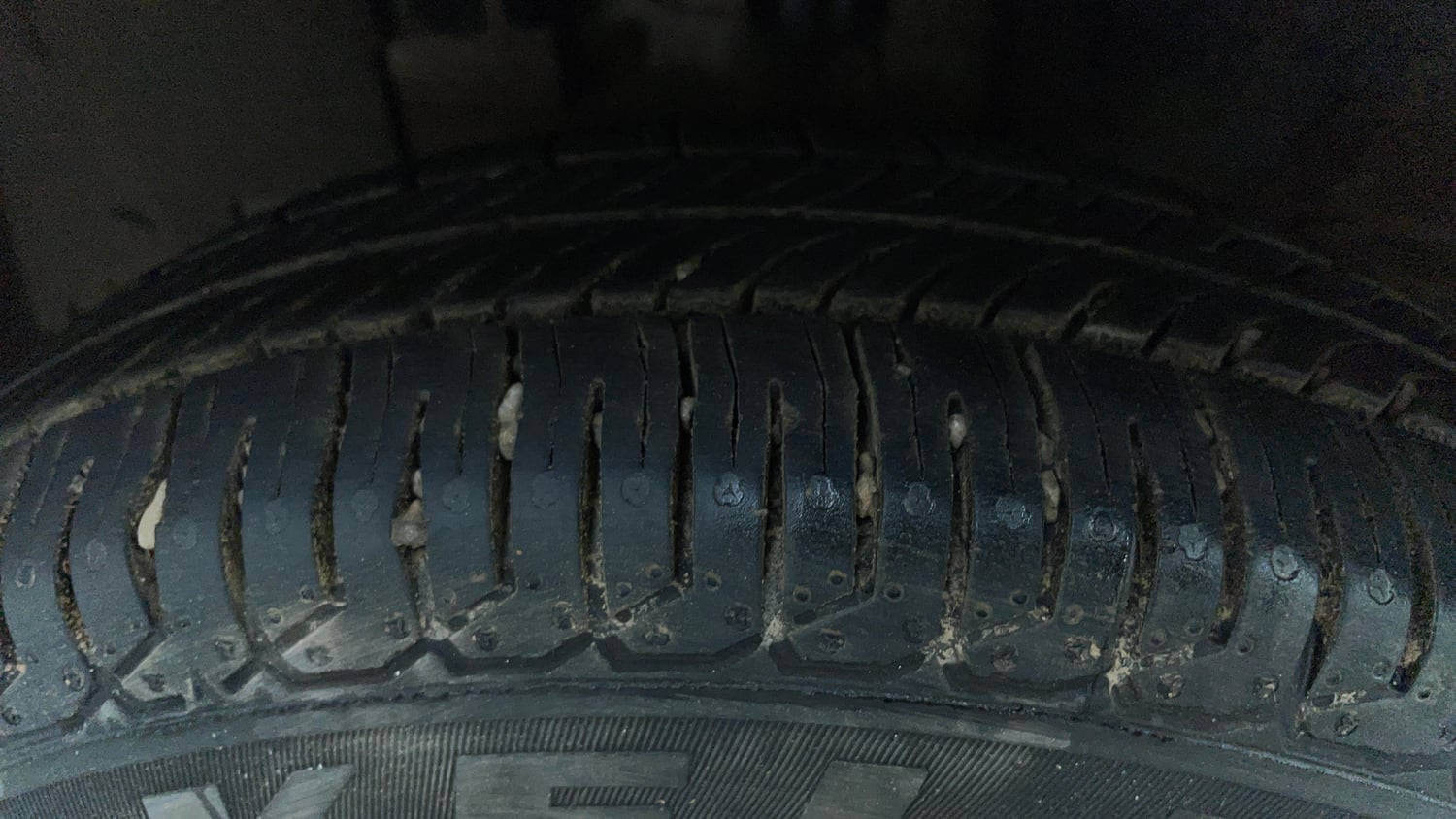 Used 2018 Renault Kwid 1.0 RXL Petrol Manual tyres LEFT FRONT TYRE TREAD VIEW