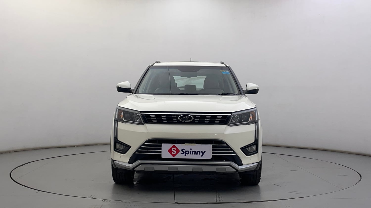 Used 2021 Mahindra XUV 300 W8 (O) 1.2 Petrol Petrol Manual exterior FRONT VIEW