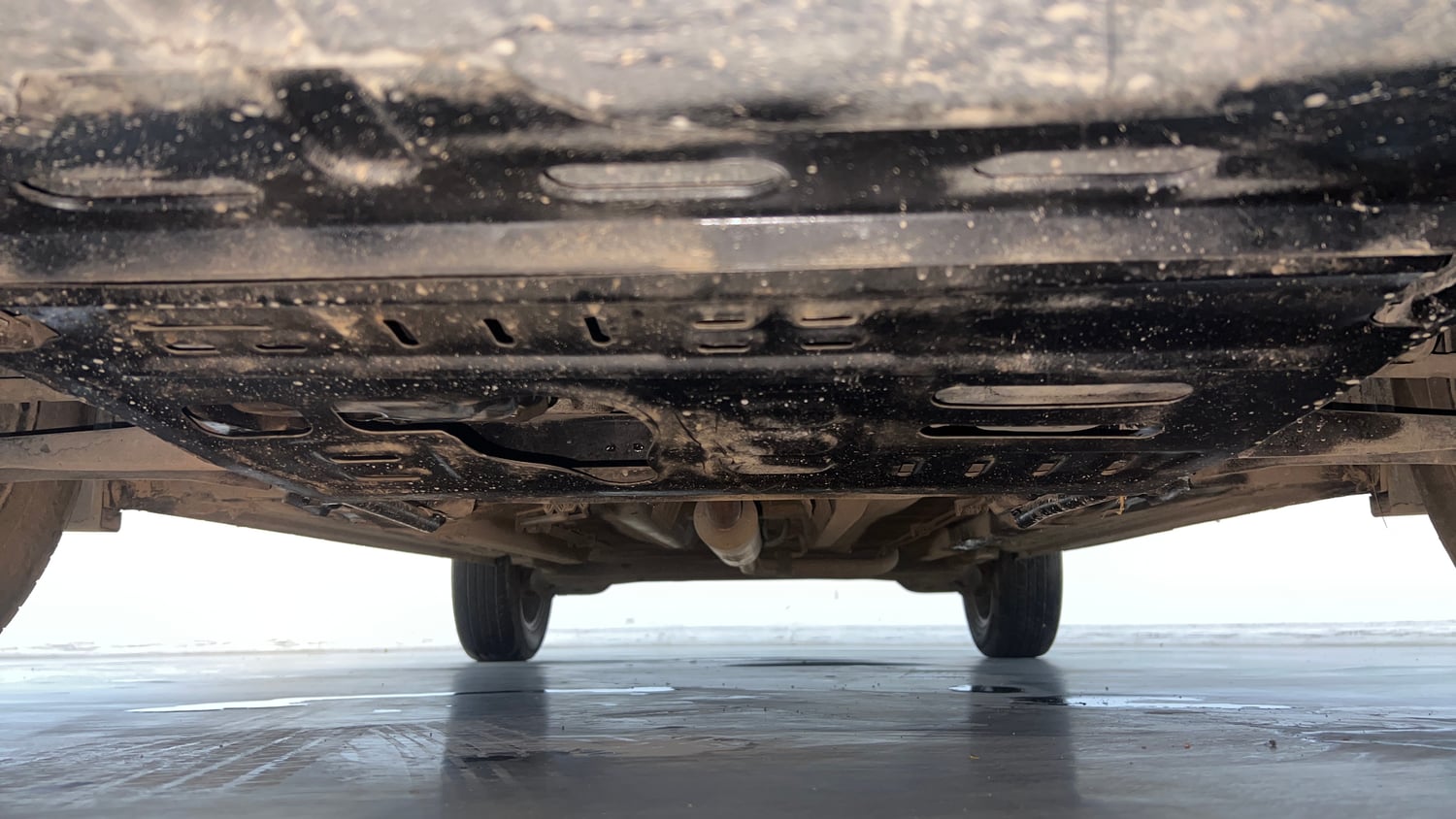 Used 2021 Renault Kiger RXZ Turbo CVT Petrol Automatic extra FRONT LEFT UNDERBODY VIEW