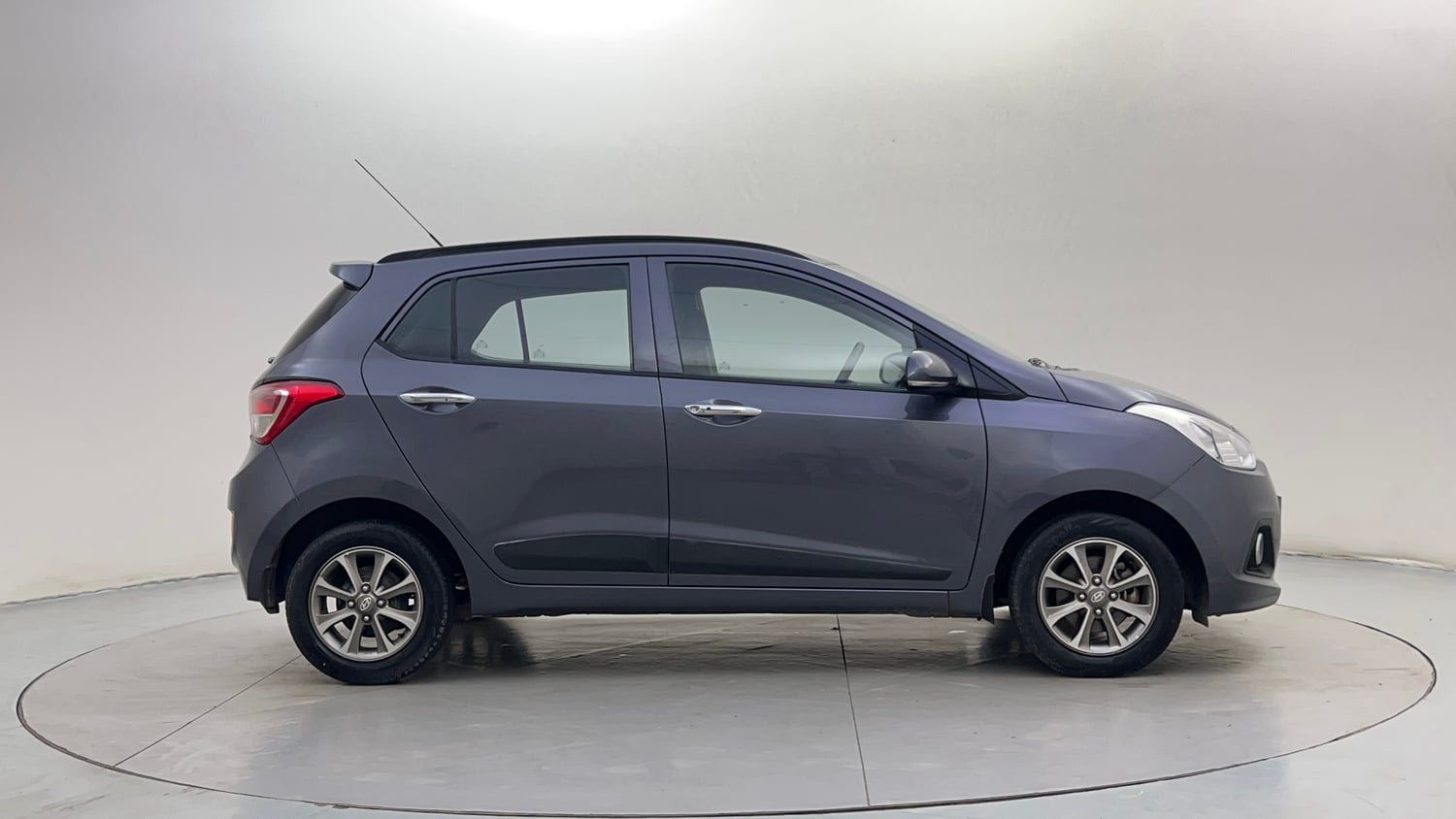 Used 2015 Hyundai Grand i10 Asta 1.2 Kappa VTVT Petrol Manual exterior RIGHT SIDE VIEW