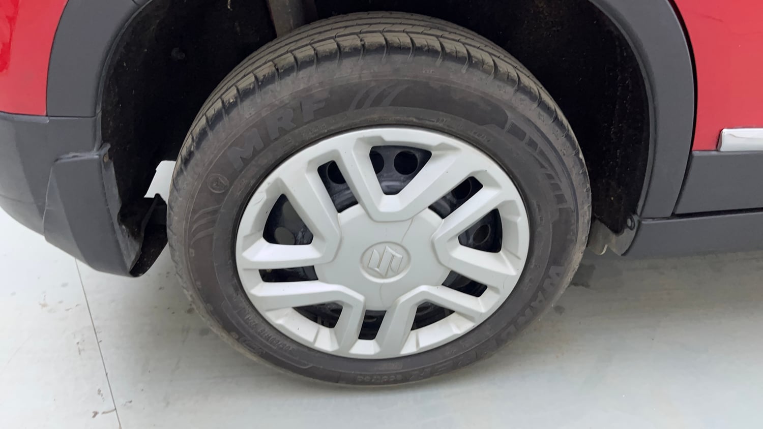Used 2020 maruti-suzuki Vitara Brezza VXi Petrol Manual tyres RIGHT REAR TYRE RIM VIEW