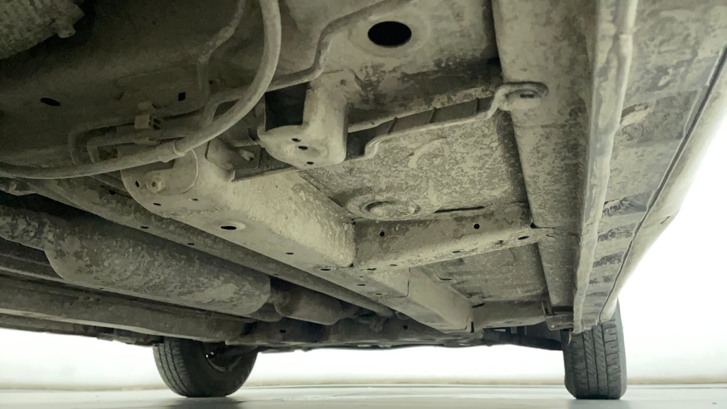 Used 2014 Maruti Suzuki Swift VXI CNG (Outside Fitted) Cng Manual extra REAR RIGHT UNDERBODY VIEW