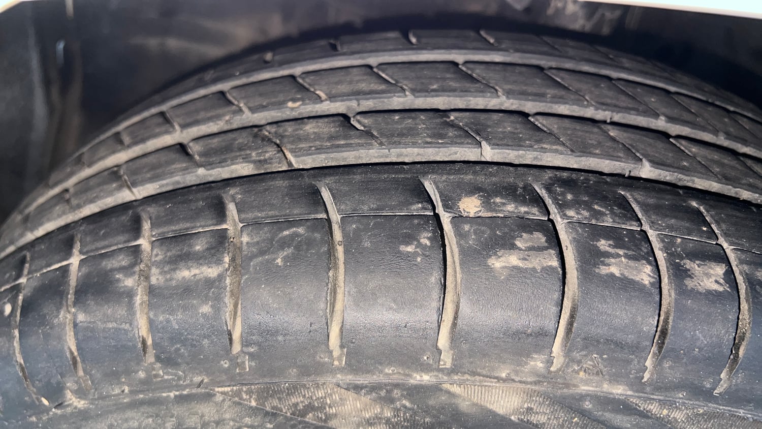 Used 2015 Honda Amaze 1.2 S i-VTEC Petrol Manual tyres LEFT FRONT TYRE TREAD VIEW