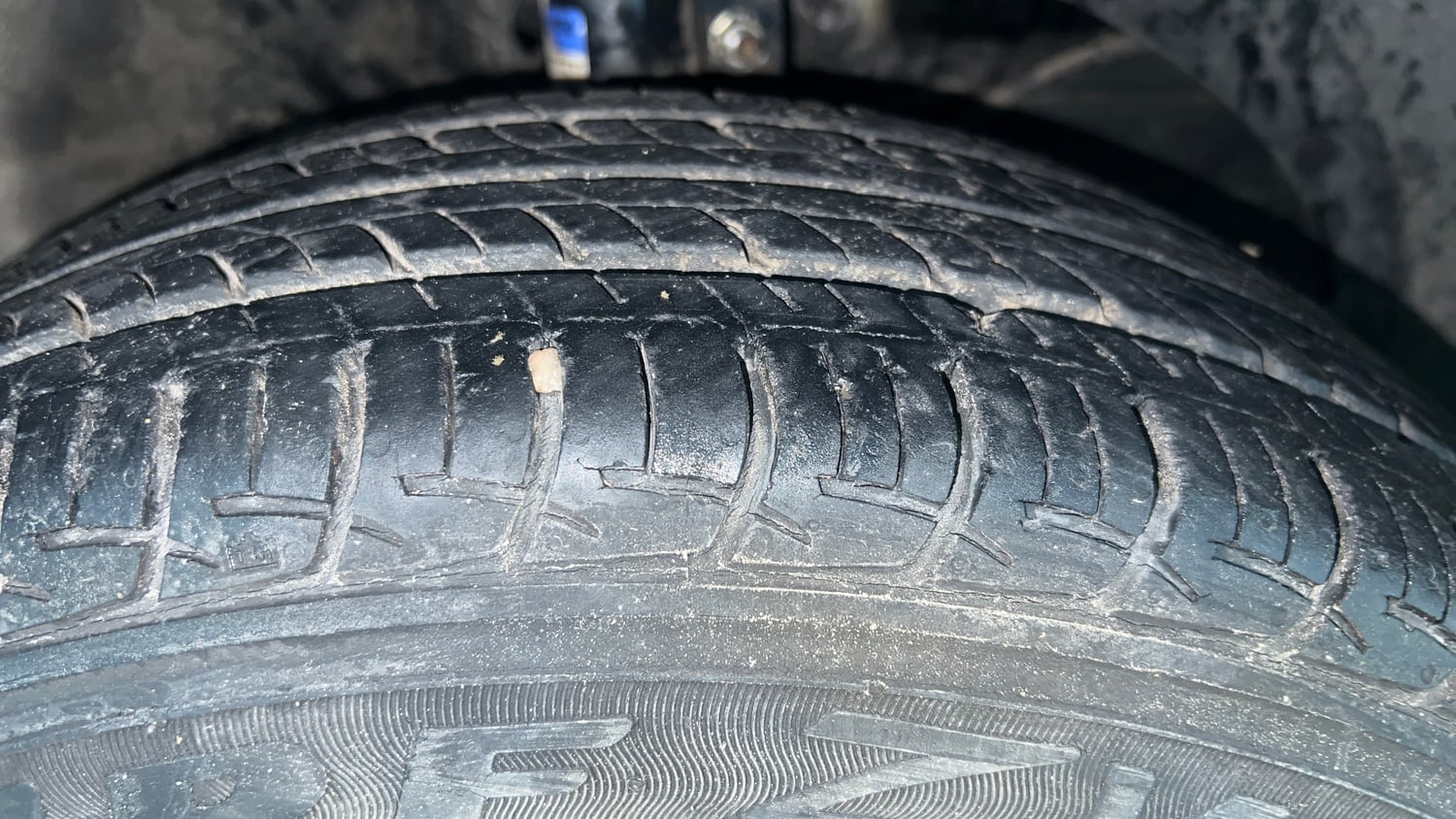 Used 2018 Maruti Suzuki Baleno Delta 1.2 Petrol Manual tyres RIGHT FRONT TYRE TREAD VIEW