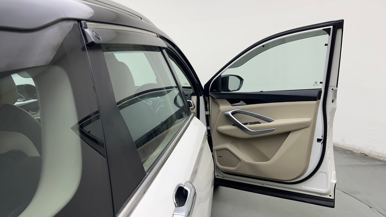 Used 2021 MG Motors Hector Sharp 1.5 Petrol Turbo Hybrid MT Dual Tone Hybrid Manual interior RIGHT FRONT DOOR OPEN VIEW