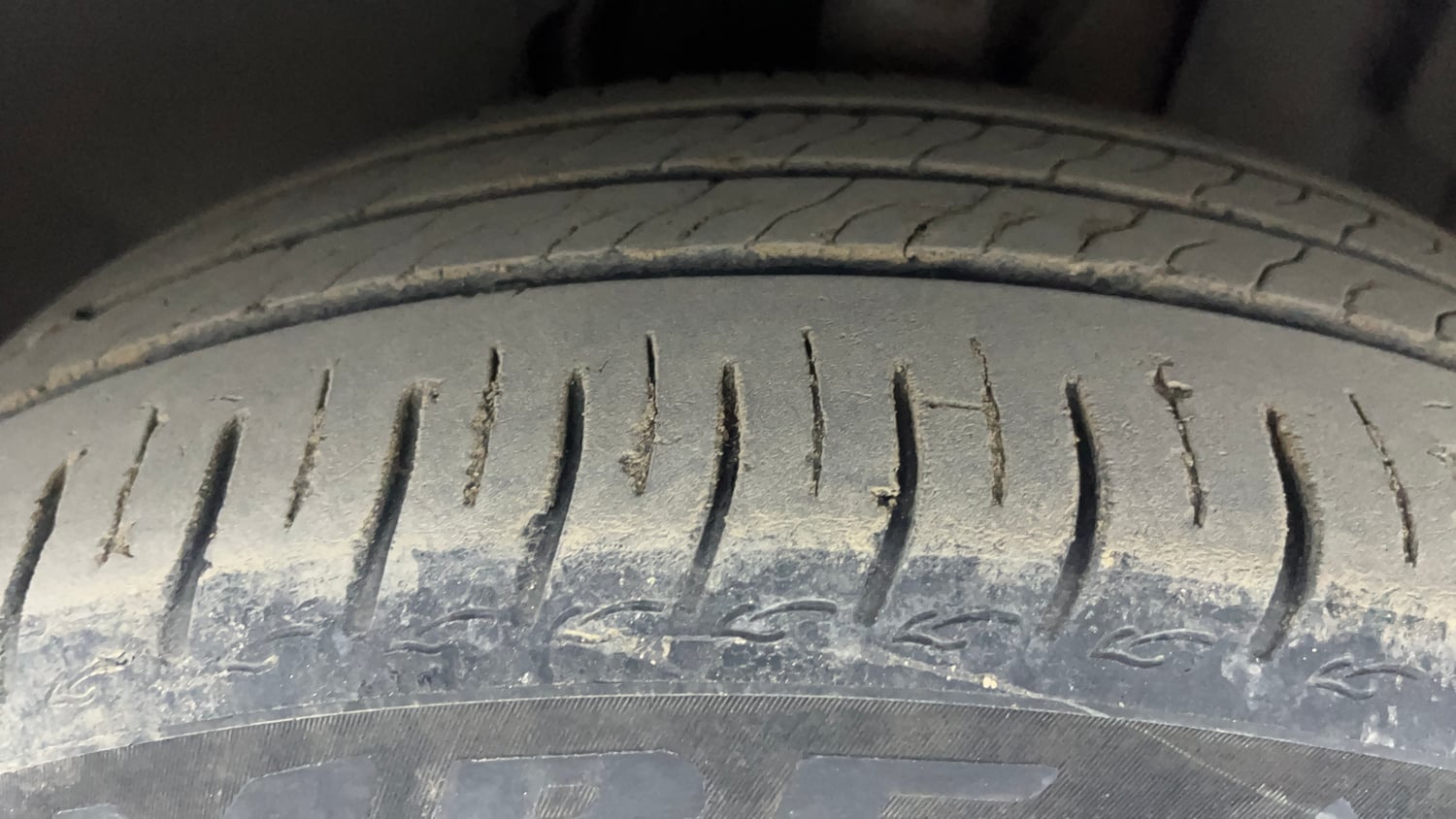 Used 2024 Tata Altroz XZA Petrol Petrol Automatic tyres LEFT FRONT TYRE TREAD VIEW
