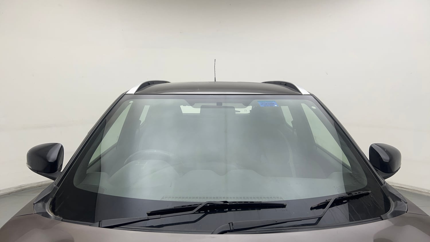 Used 2021 Nissan Magnite XV Turbo Petrol Manual exterior FRONT WINDSHIELD VIEW
