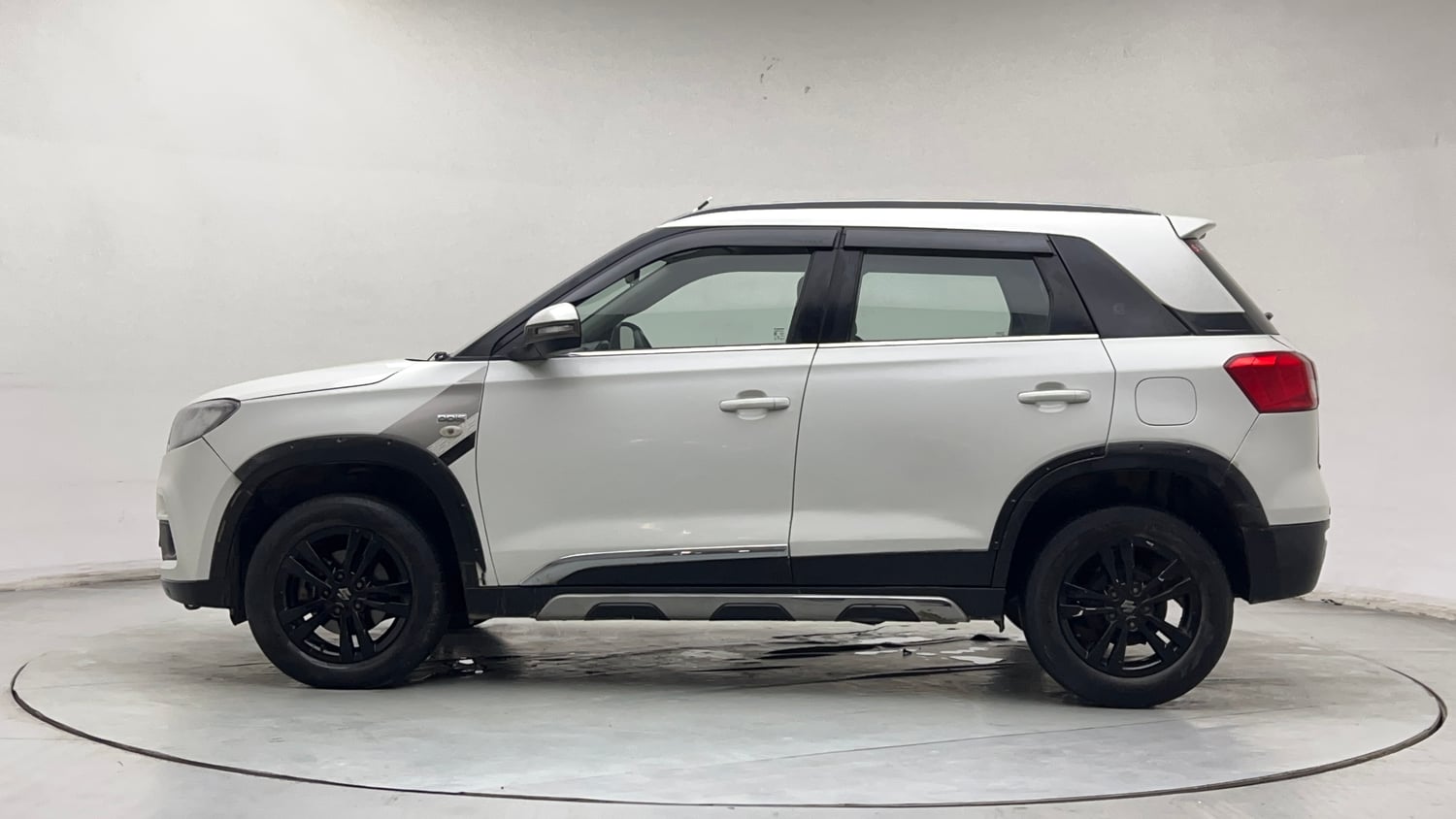 Used 2018 maruti-suzuki Vitara Brezza ZDi AGS Diesel Automatic exterior LEFT SIDE VIEW