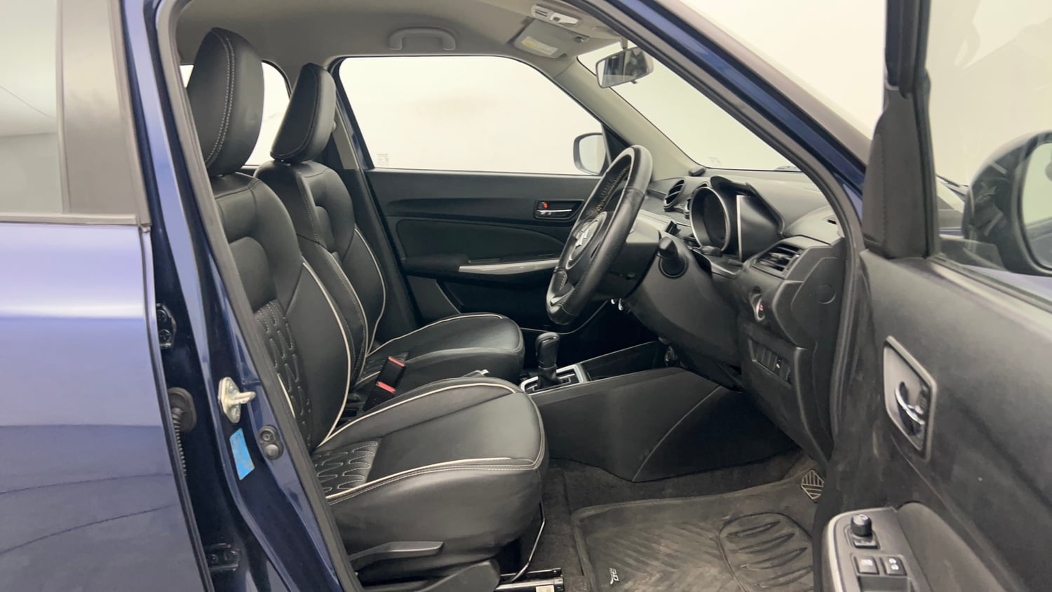 Used 2018 Maruti Suzuki Swift ZXi AMT Petrol Automatic interior RIGHT SIDE FRONT DOOR CABIN VIEW