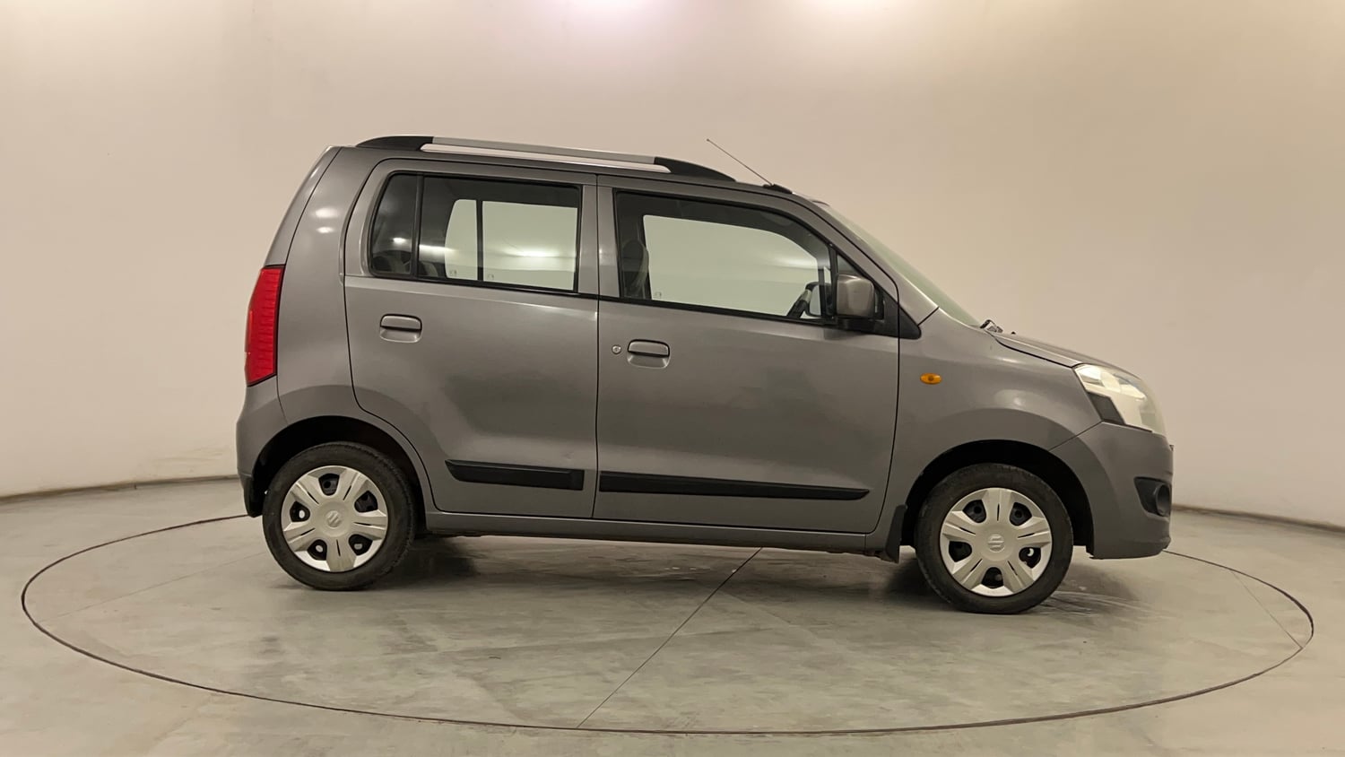 Used 2013 Maruti Suzuki Wagon R VXI Petrol Manual exterior RIGHT SIDE VIEW