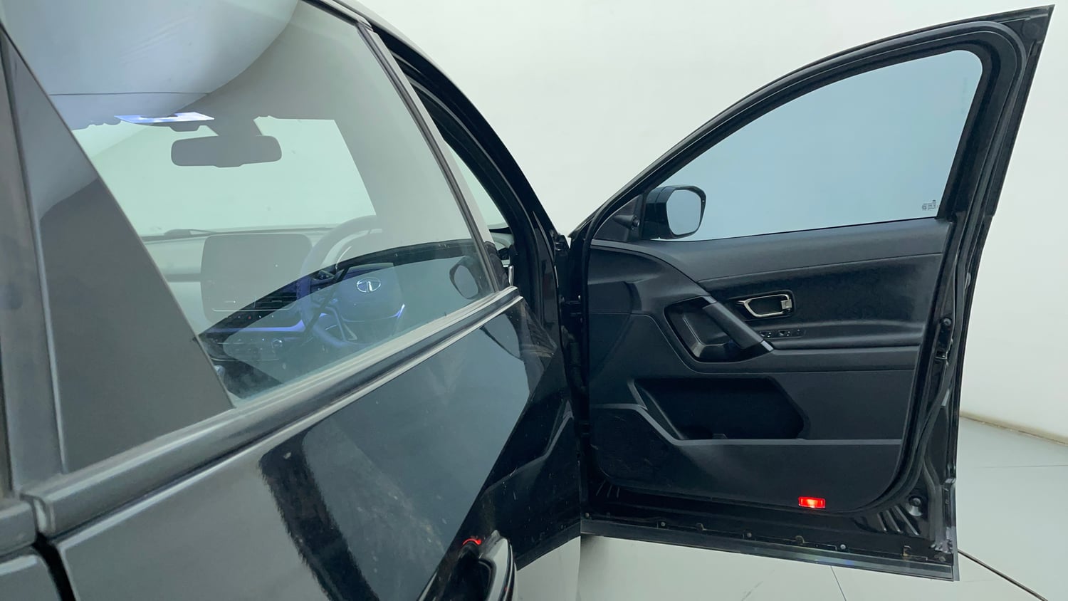 Used 2022 Tata Harrier XZ Plus Dark Edition Diesel Manual interior RIGHT FRONT DOOR OPEN VIEW