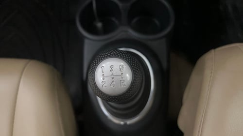 Used 2015 Honda Amaze 1.2 S i-VTEC Petrol Manual interior GEAR  KNOB VIEW