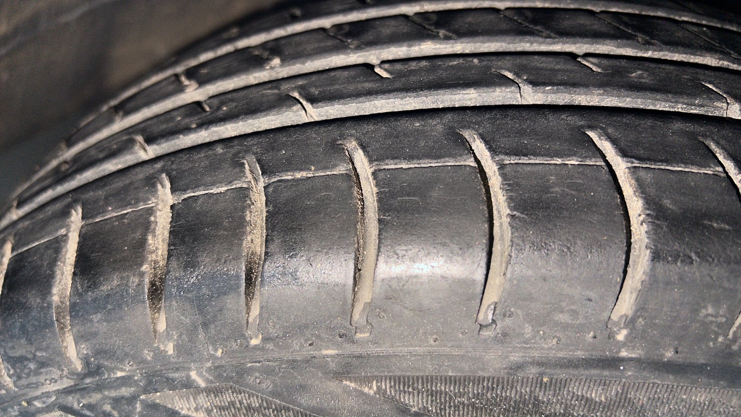 Used 2015 Honda Amaze 1.2 S i-VTEC Petrol Manual tyres RIGHT FRONT TYRE TREAD VIEW