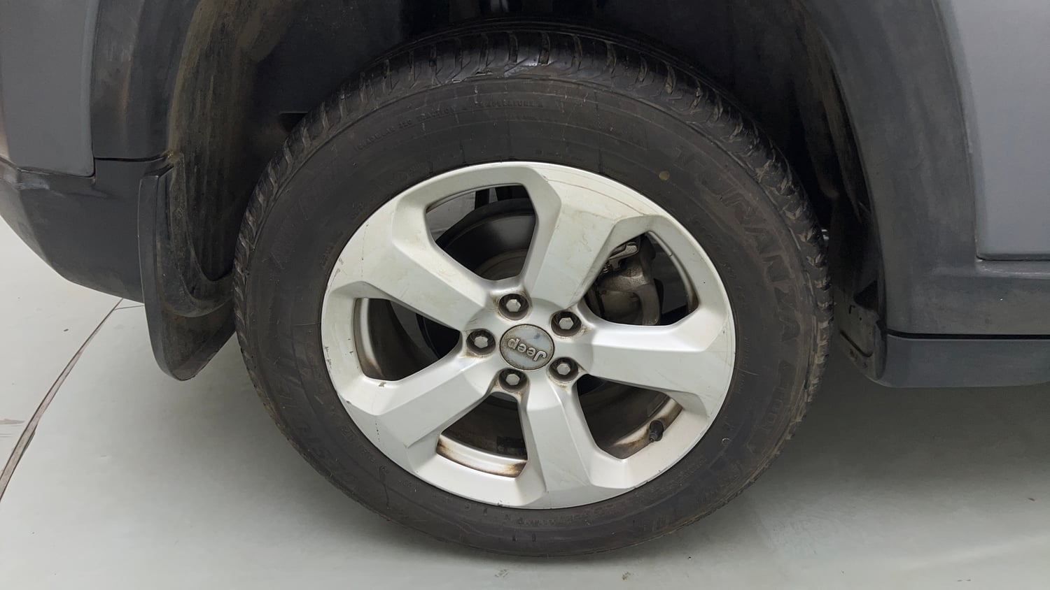 Used 2019 Jeep Compass Longitude (O) 1.4 Petrol AT Petrol Automatic tyres RIGHT REAR TYRE RIM VIEW