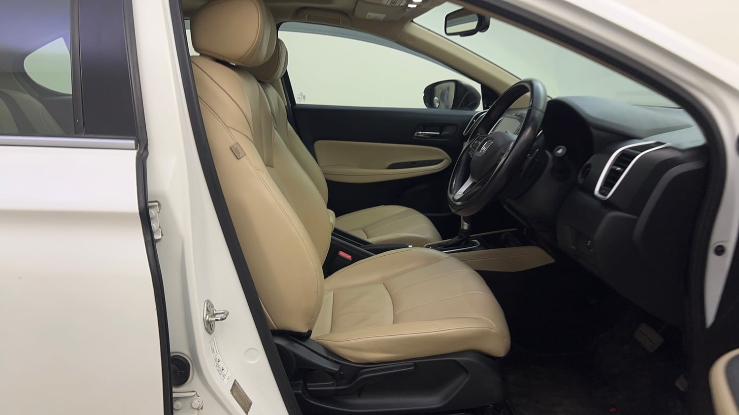 Used 2021 Honda City ZX CVT Petrol Petrol Automatic interior RIGHT SIDE FRONT DOOR CABIN VIEW