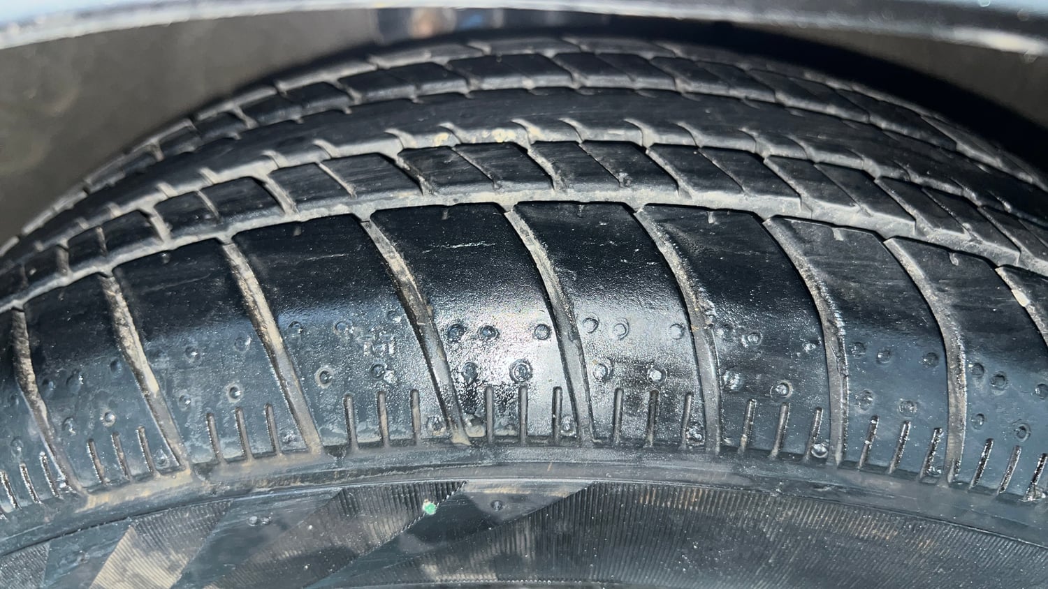 Used 2018 Maruti Suzuki Celerio ZXi (O) AMT Petrol Automatic tyres RIGHT FRONT TYRE TREAD VIEW