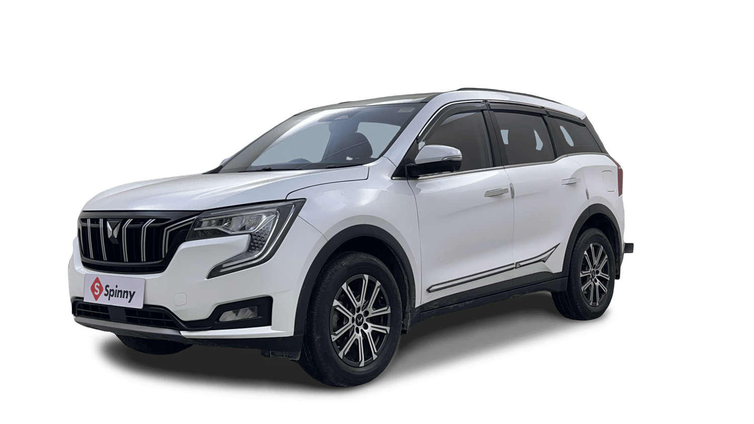 Used 2025 Mahindra XUV700 AX7 Luxury Pack Diesel MT 7 STR Dual Tone Diesel Manual Image