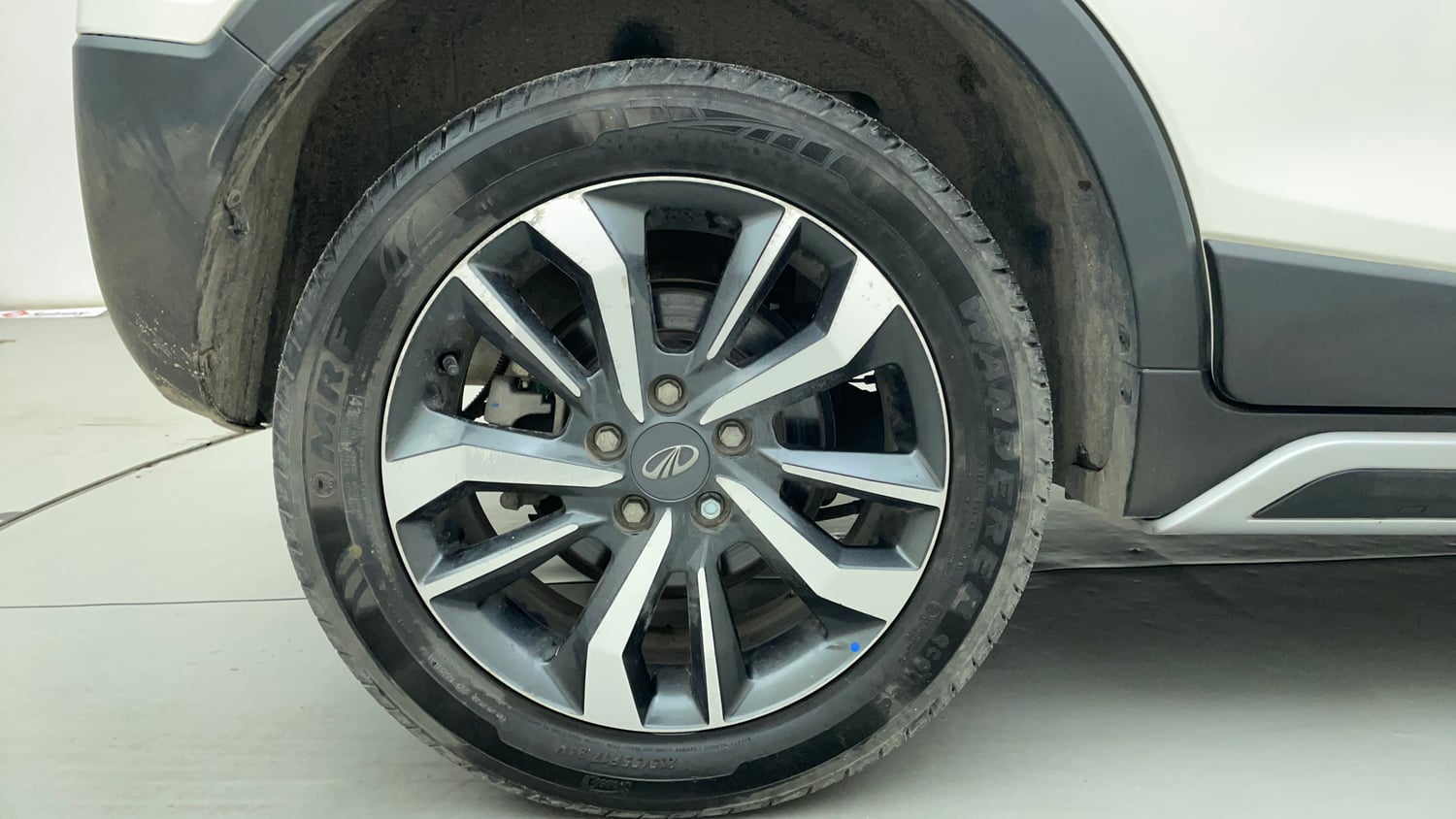 Used 2021 Mahindra XUV 300 W8 (O) 1.2 Petrol Petrol Manual tyres RIGHT REAR TYRE RIM VIEW